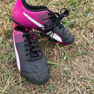 Youth Puma soccer cleats